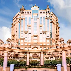 Swissotel Al Murooj 5*, Dubai Birleşik Arap Emirlikleri