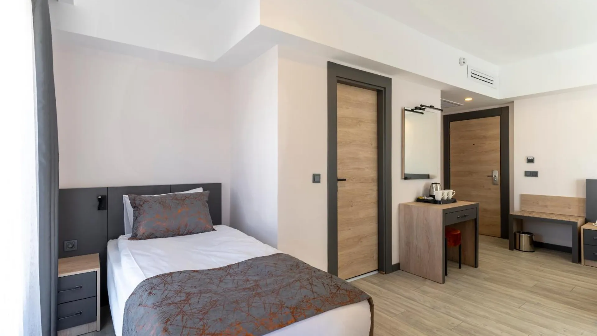 Irenic Hotel أنطاليا